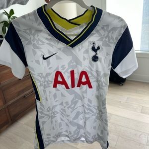 Tottenham Hotspur women’s kit